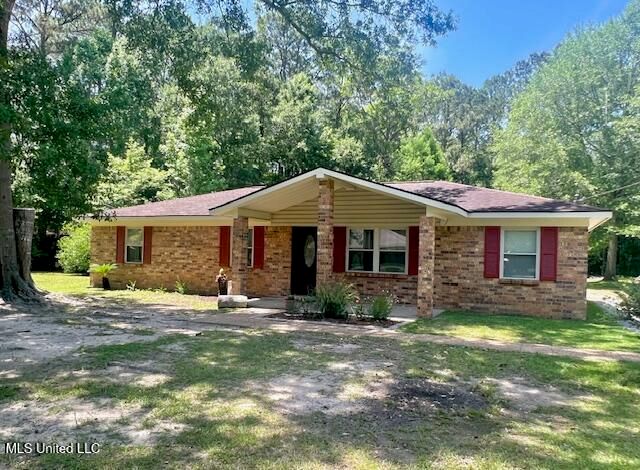 2621 Pintail Road, Moss Point, MS 39562