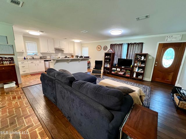 2621 Pintail Road, Moss Point, MS 39562