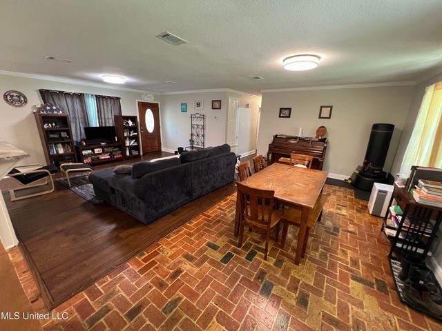 2621 Pintail Road, Moss Point, MS 39562