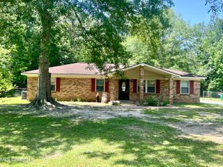 2621 Pintail Road, Moss Point, MS 39562