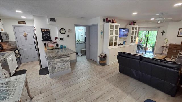 8630 MALLARD RESERVE DRIVE 105, Tampa, FL 33614