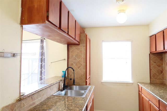 9350 Country Creek Drive 3, Houston, TX 77036