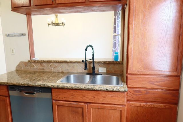 9350 Country Creek Drive 3, Houston, TX 77036