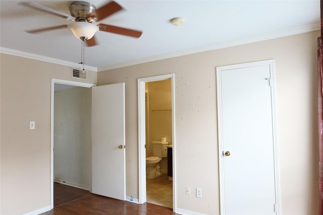 9350 Country Creek Drive 3, Houston, TX 77036