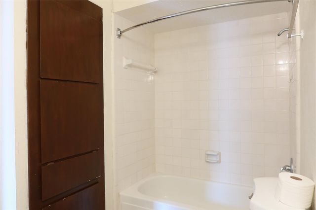 9350 Country Creek Drive 3, Houston, TX 77036