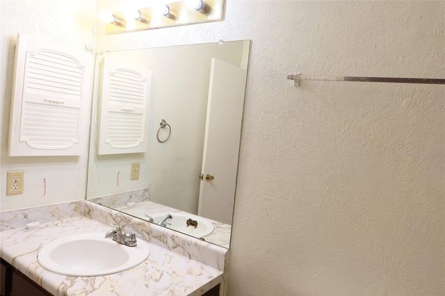 9350 Country Creek Drive 3, Houston, TX 77036