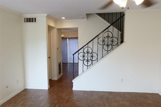 9350 Country Creek Drive 3, Houston, TX 77036