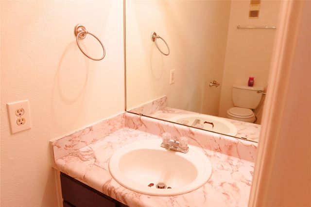 9350 Country Creek Drive 3, Houston, TX 77036