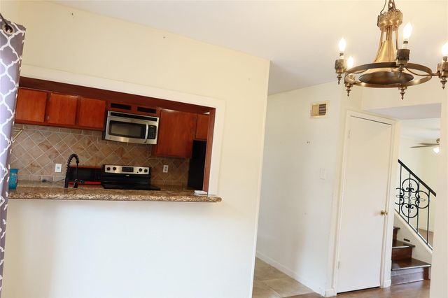 9350 Country Creek Drive 3, Houston, TX 77036