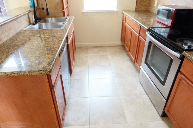 9350 Country Creek Drive 3, Houston, TX 77036