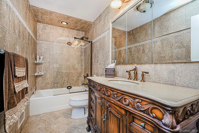 29 S Drum Street, Staten Island, NY 10309