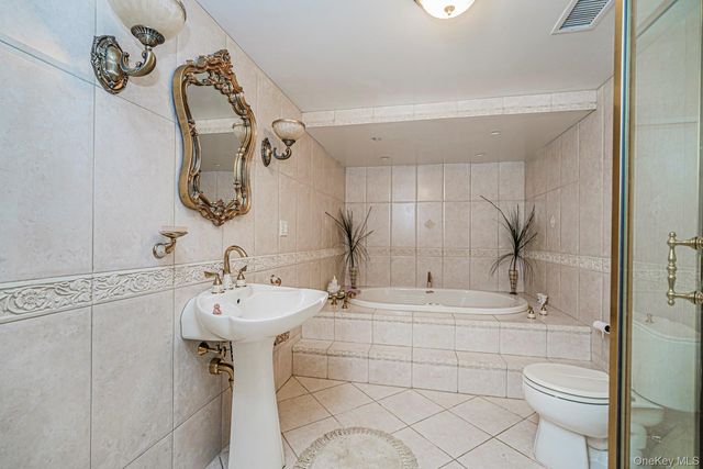 29 S Drum Street, Staten Island, NY 10309