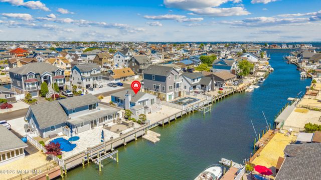 323 Stephan Avenue, Toms River, NJ 08753