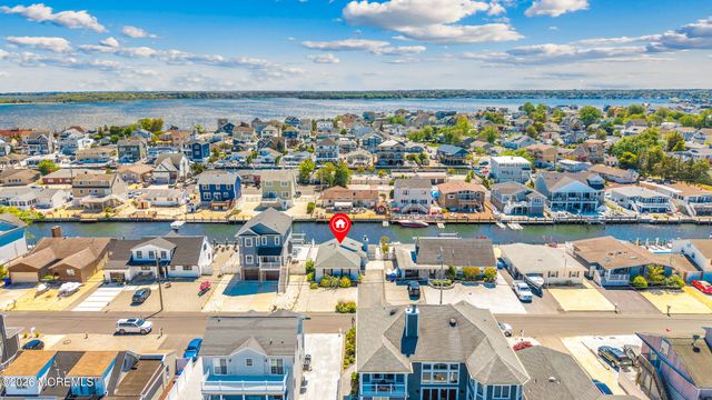 323 Stephan Avenue, Toms River, NJ 08753