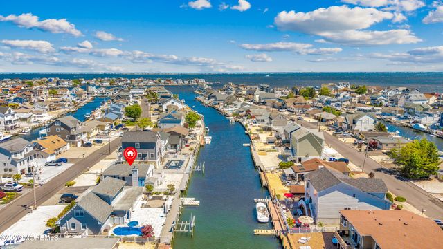 323 Stephan Avenue, Toms River, NJ 08753