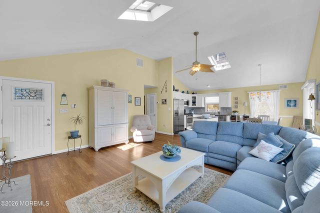 323 Stephan Avenue, Toms River, NJ 08753