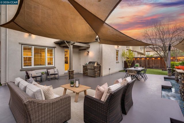 836 Griffon Court, Danville, CA 94506