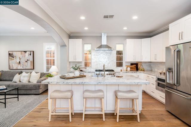 836 Griffon Court, Danville, CA 94506