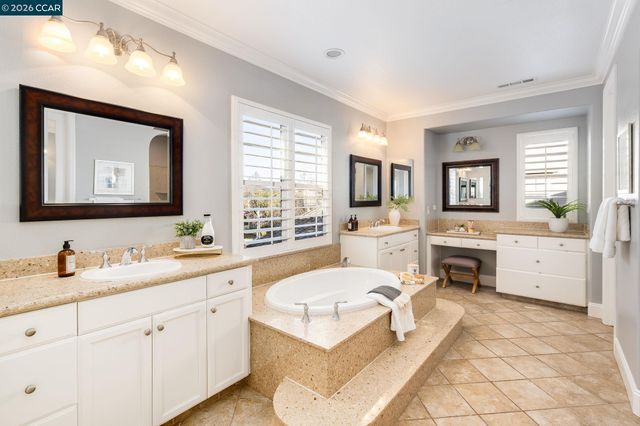 836 Griffon Court, Danville, CA 94506