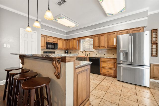 6111 Sandstone Drive, Arlington, TX 76001