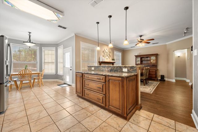 6111 Sandstone Drive, Arlington, TX 76001