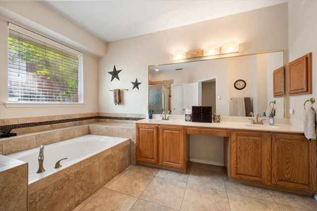 6111 Sandstone Drive, Arlington, TX 76001