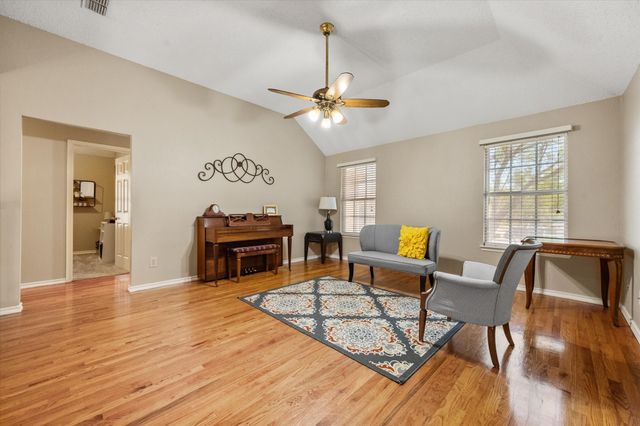 6111 Sandstone Drive, Arlington, TX 76001