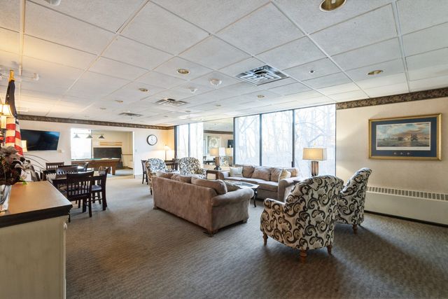 1800 7th Street 11C, East Moline, IL 61244