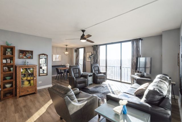 1800 7th Street 11C, East Moline, IL 61244