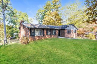 609 Evergreen Drive, Woodstock, GA 30188