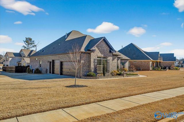 235 Idle Creek Drive, Huntsville, AL 35811