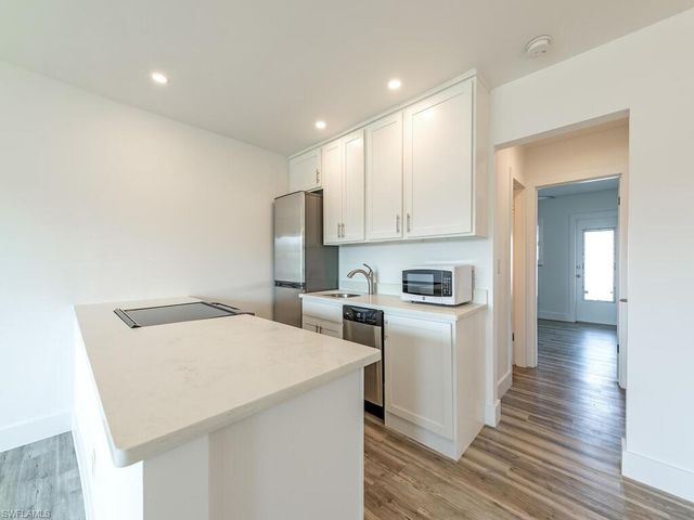 473 12th AVE S # B13, Naples, FL 34102