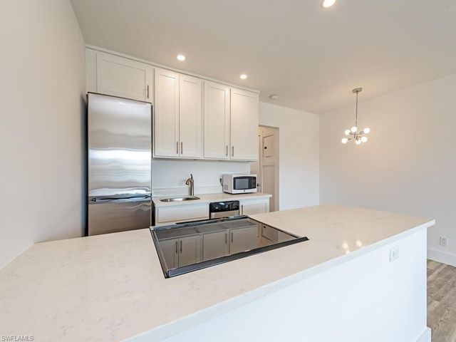 473 12th AVE S # B13, Naples, FL 34102