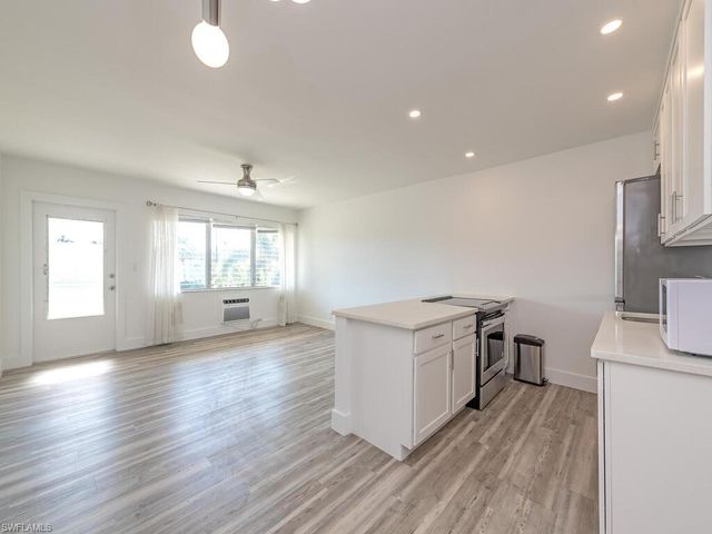 473 12th AVE S # B13, Naples, FL 34102