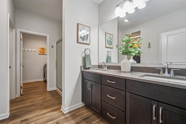 6730 NE 9th Court, Des Moines, IA 50313