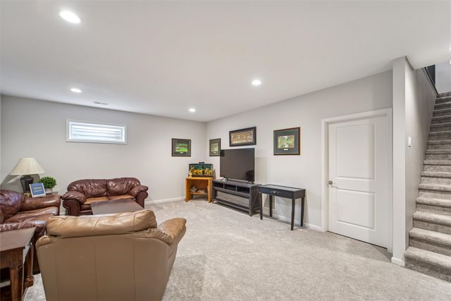 6730 NE 9th Court, Des Moines, IA 50313