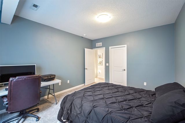 6730 NE 9th Court, Des Moines, IA 50313