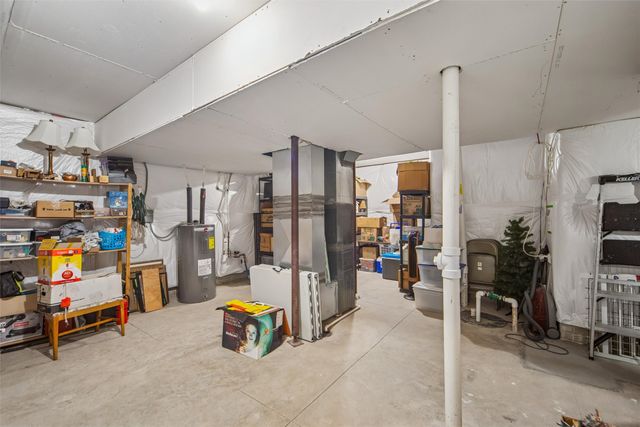 6730 NE 9th Court, Des Moines, IA 50313