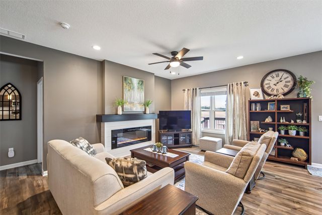 6730 NE 9th Court, Des Moines, IA 50313