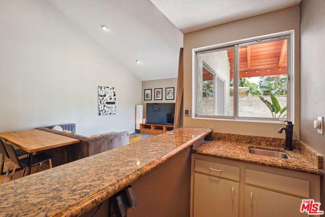 19730 Hatton Street, Winnetka (los Angeles), CA 91306