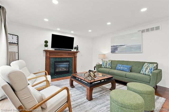 359 Savannah Drive, Canton, MI 48187