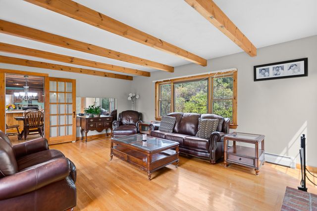 303 Stage Road, Nottingham, NH 03290