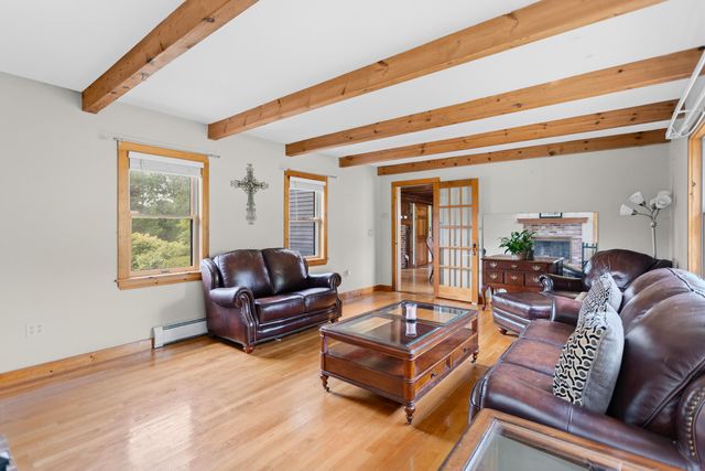 303 Stage Road, Nottingham, NH 03290