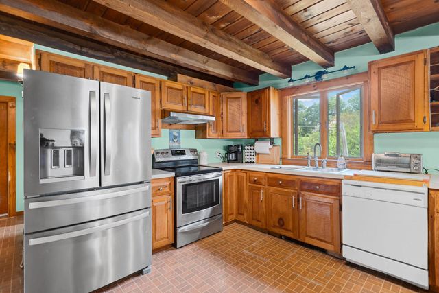 303 Stage Road, Nottingham, NH 03290