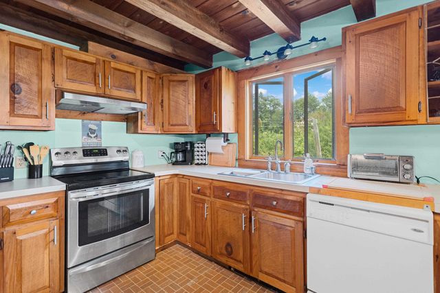 303 Stage Road, Nottingham, NH 03290