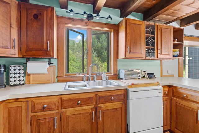 303 Stage Road, Nottingham, NH 03290