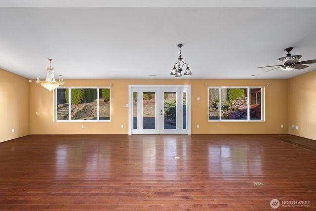 32828 22nd Avenue SW, Federal Way, WA 98023