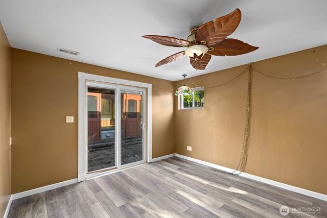 32828 22nd Avenue SW, Federal Way, WA 98023