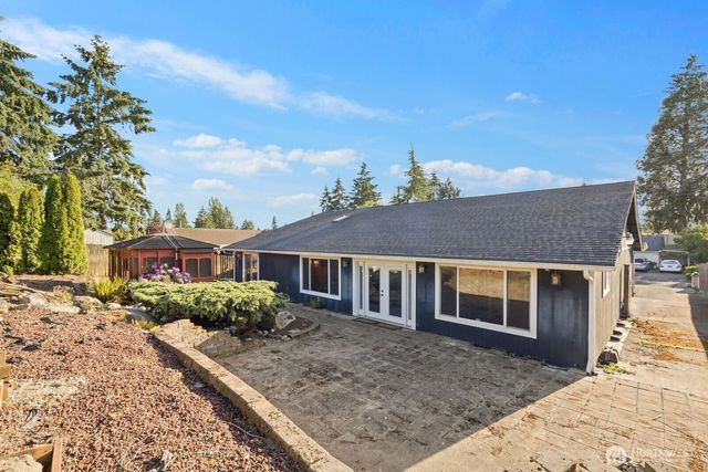 32828 22nd Avenue SW, Federal Way, WA 98023