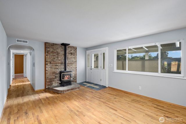 32828 22nd Avenue SW, Federal Way, WA 98023
